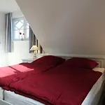 Am Luetten Bagen Darsser Pianohaus *