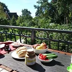 Am Luetten Bagen Darsser Pianohaus *