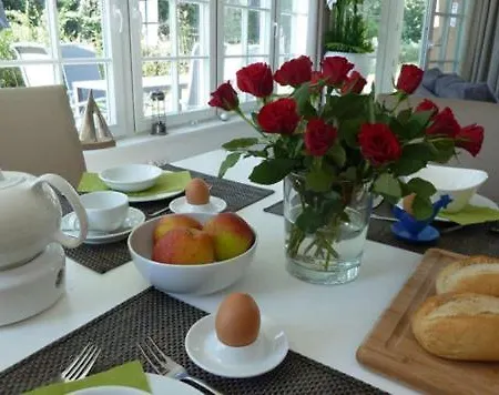 Am Luetten Bagen Darsser Pianohaus Holiday home Born