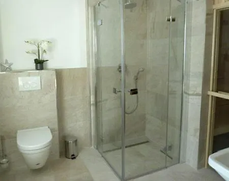 Am Luetten Bagen Darsser Pianohaus *