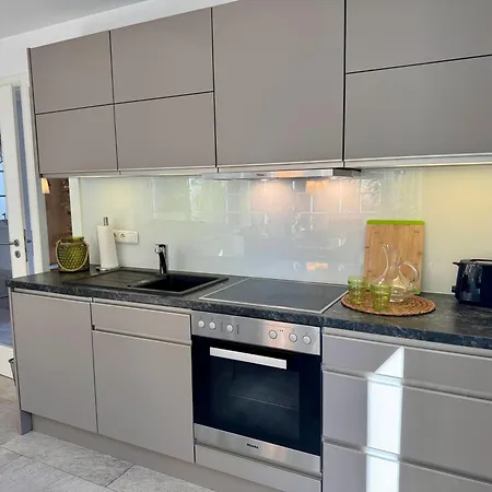 Am Luetten Bagen Darsser Pianohaus *