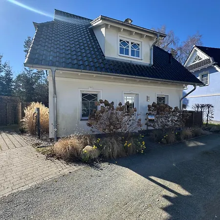 Am Luetten Bagen Darsser Pianohaus